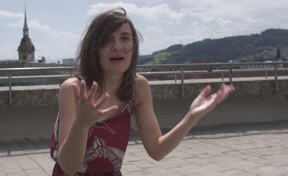 Corina Ajder, Rechercheurin & Aktivistin